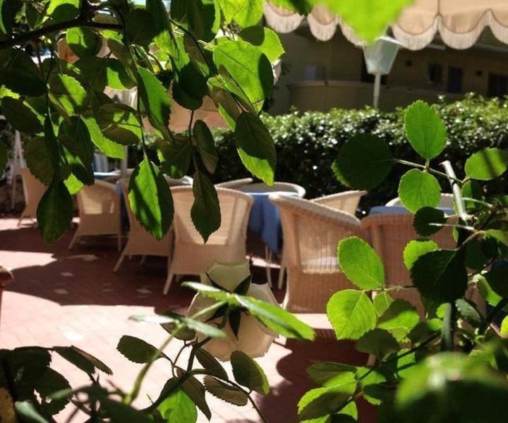 Hotel Solitude リッチョーネ エクステリア 写真