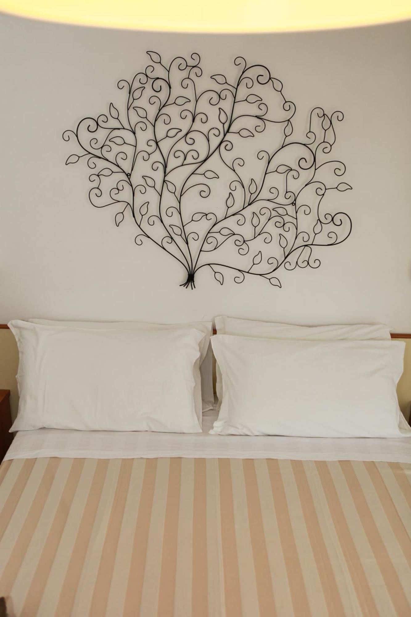 Hotel Solitude リッチョーネ エクステリア 写真